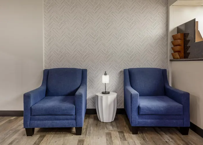 Super 8 By Wyndham Laredo