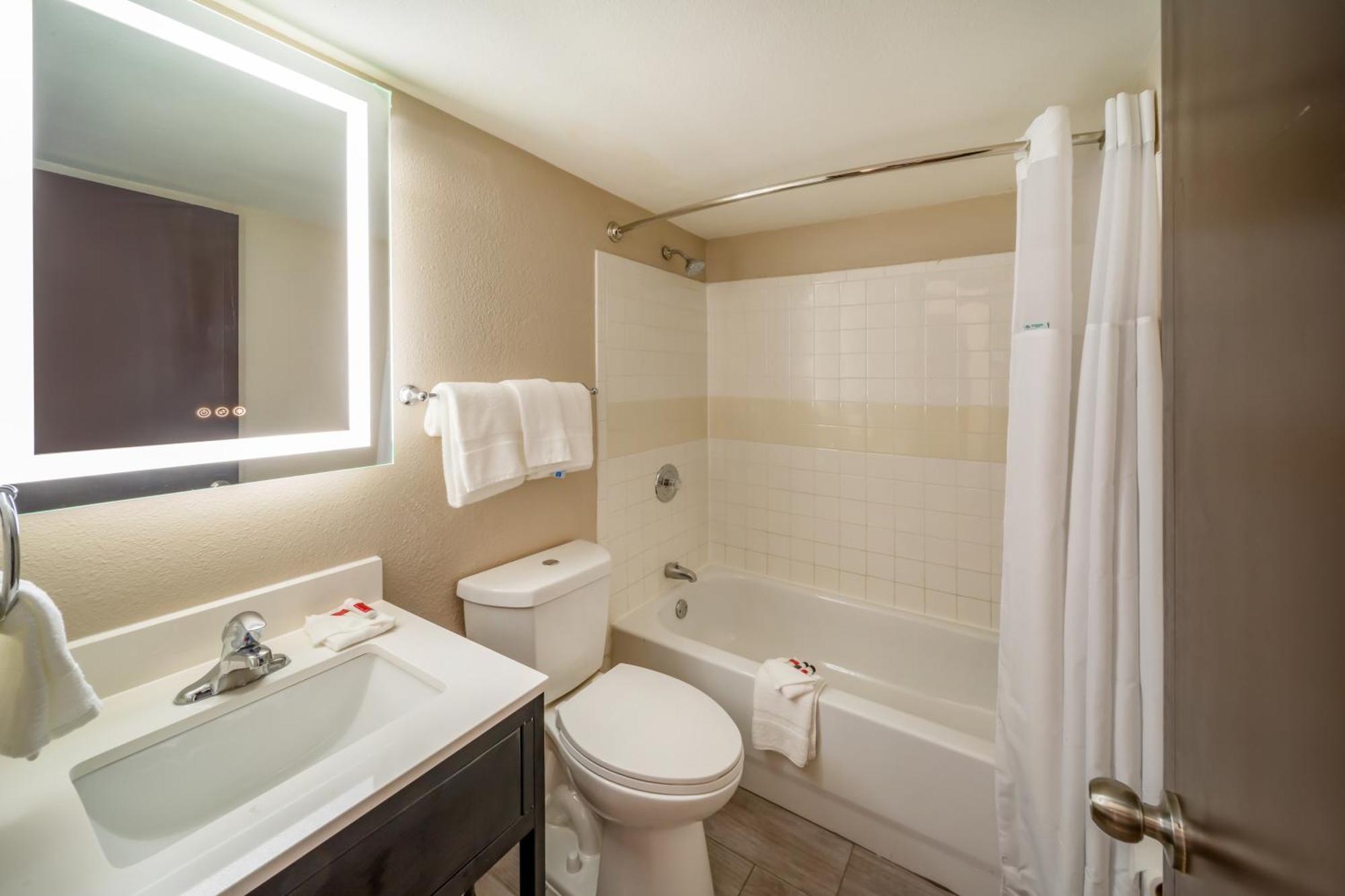 Super 8 By Wyndham 2* Laredo